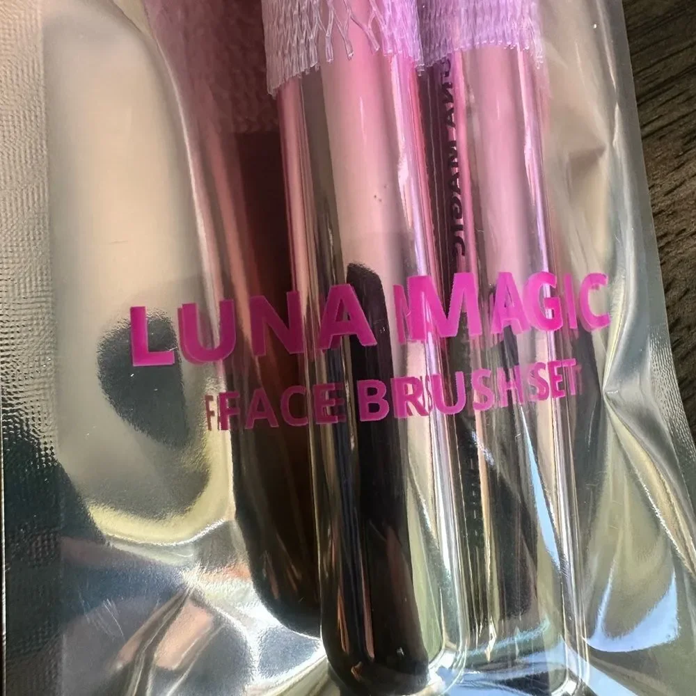 NWT Luna Magic Pink Face Makeup Brush Set - 2 Brushes